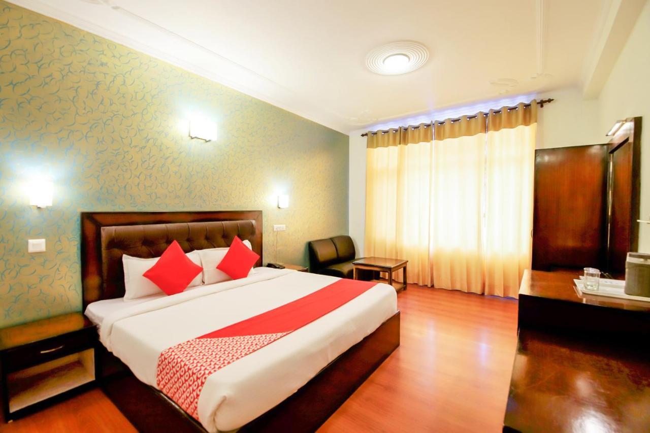Готель Oyo 3146 Six Season Regency Jagatsukh Екстер'єр фото