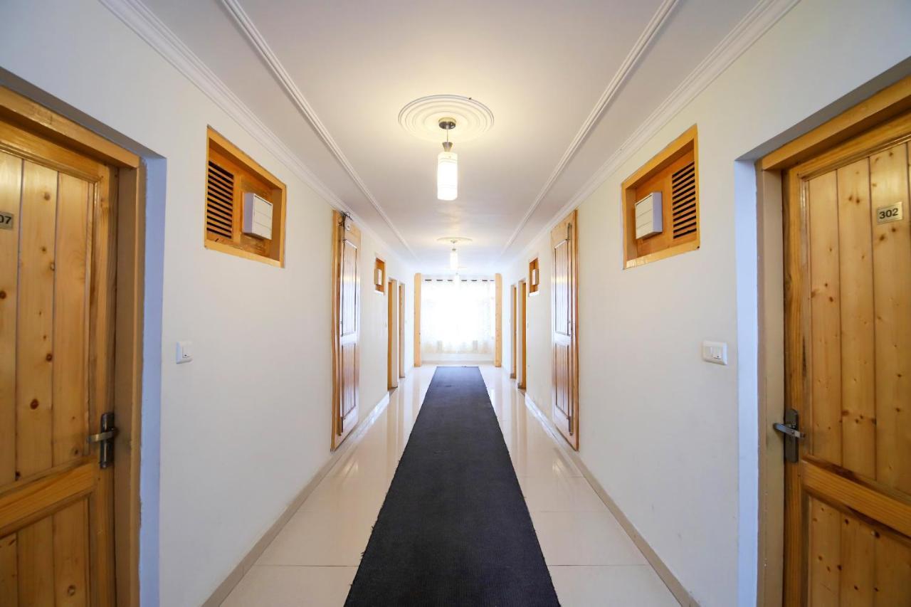 Готель Oyo 3146 Six Season Regency Jagatsukh Екстер'єр фото