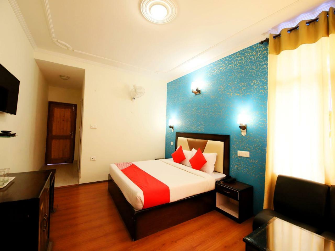 Готель Oyo 3146 Six Season Regency Jagatsukh Екстер'єр фото