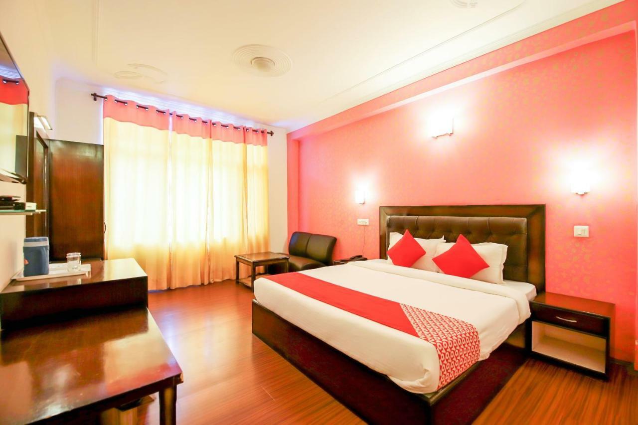 Готель Oyo 3146 Six Season Regency Jagatsukh Екстер'єр фото